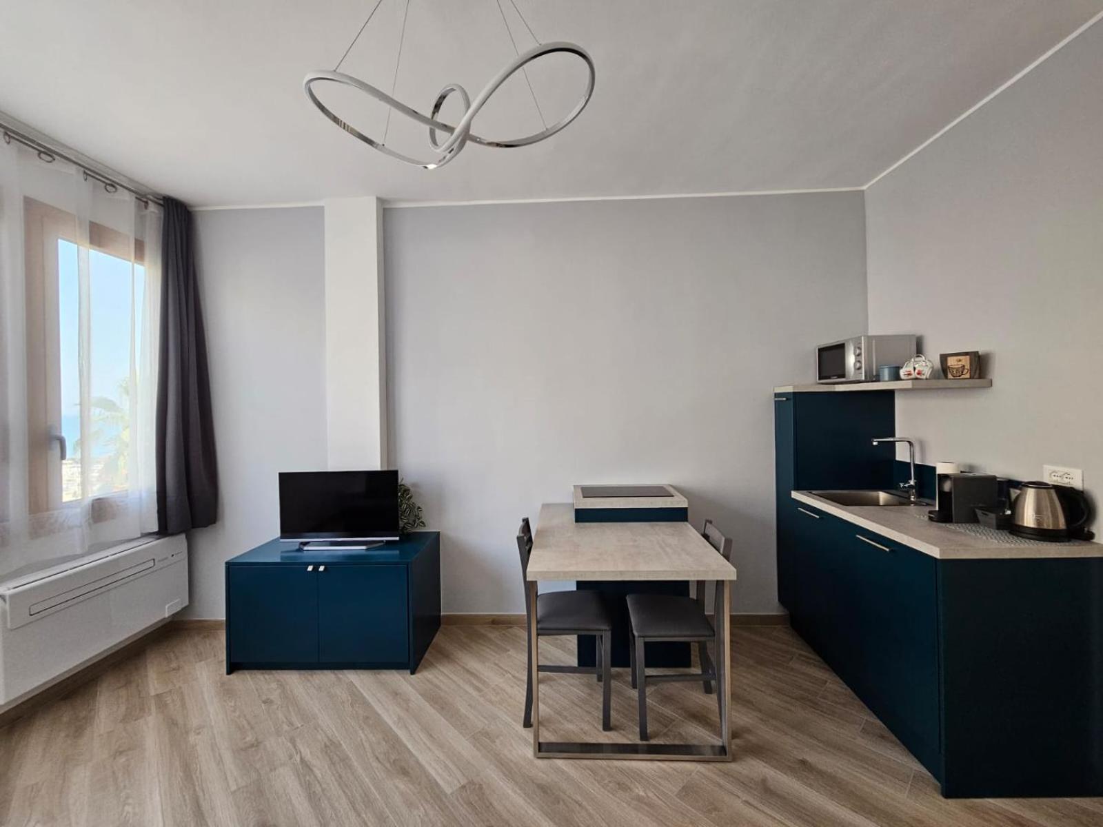 Casa Al Mare Angela Apartment เวนติมิญา ภายนอก รูปภาพ